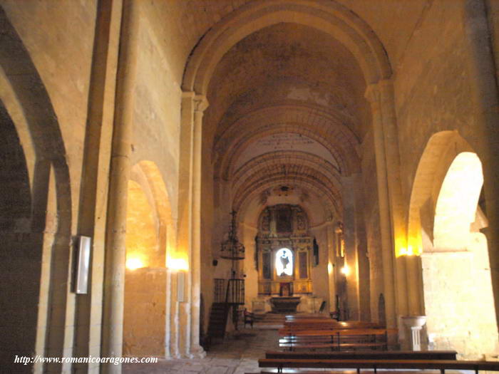 INTERIOR DE LA NAVE CENTRAL HACIA LA CABECERA